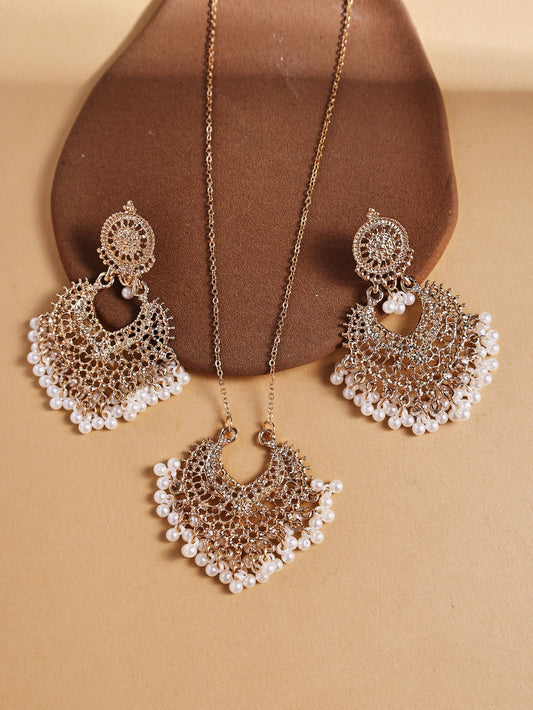 Hollow Heart Jewelry Set – Elegant Statement Necklace & Earrings